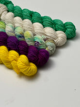 Load image into Gallery viewer, King Cake Mini Set