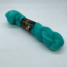 Load image into Gallery viewer, Chandelier Isle